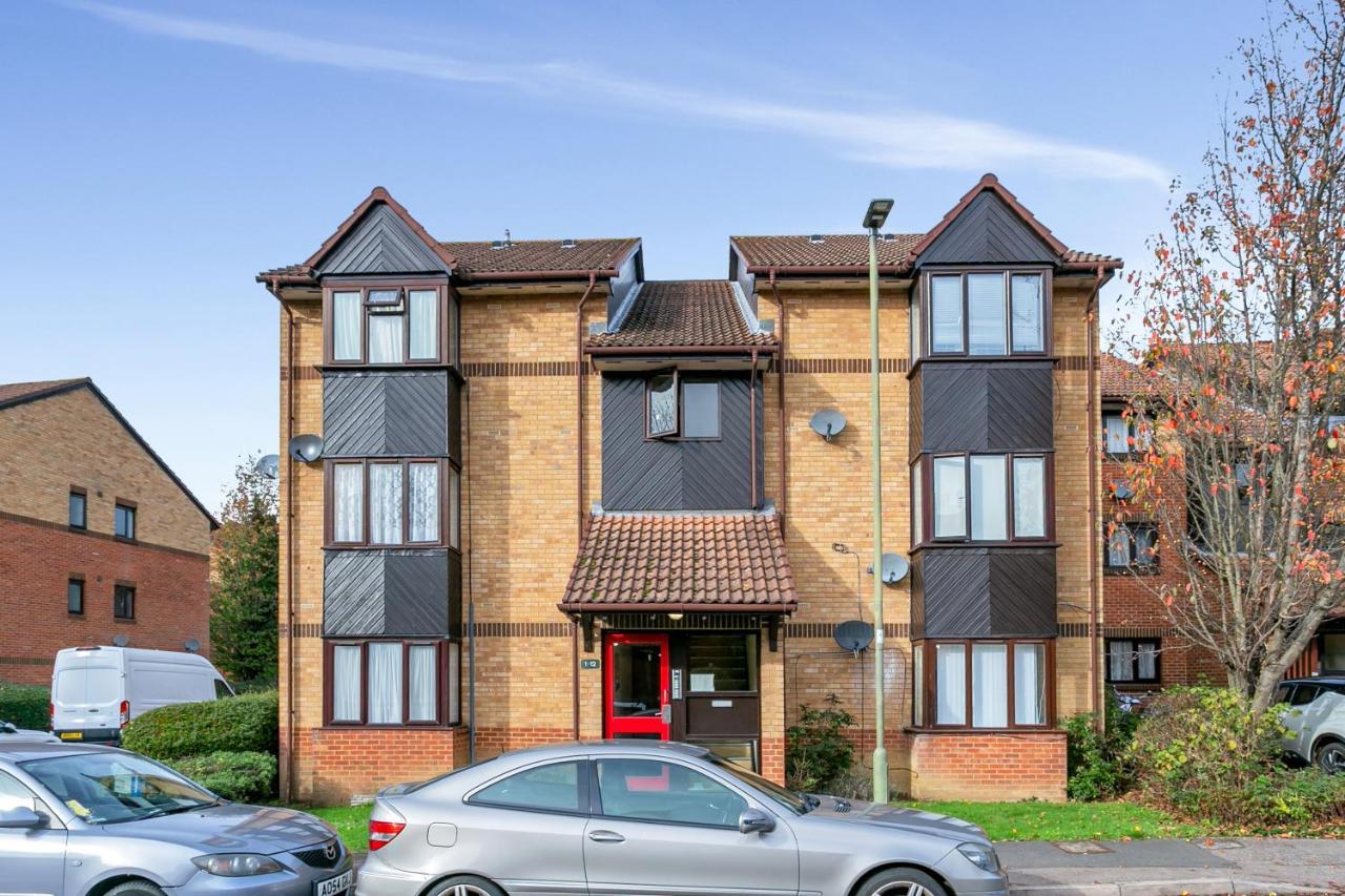 Aryas Apartments London Edgware Exterior photo